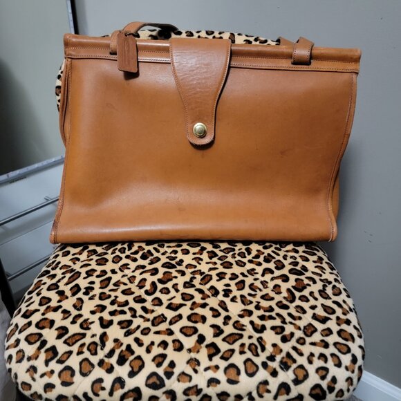 Vintage Coach - Picture 13 of 16